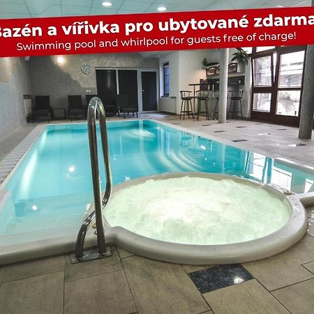 Penzion Pod Radnici Hotel Hustopece Bagian luar foto